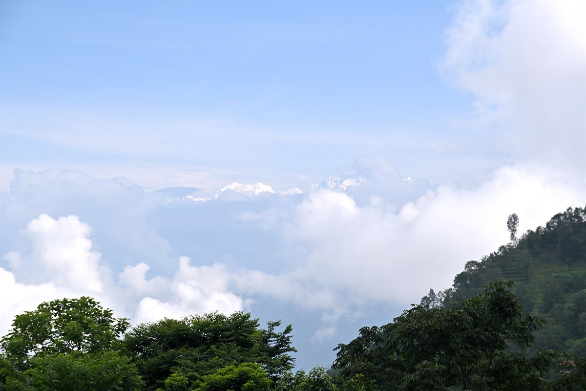 Mount Kanchenjunga Snow Peaks Floating Above Cloud Sea